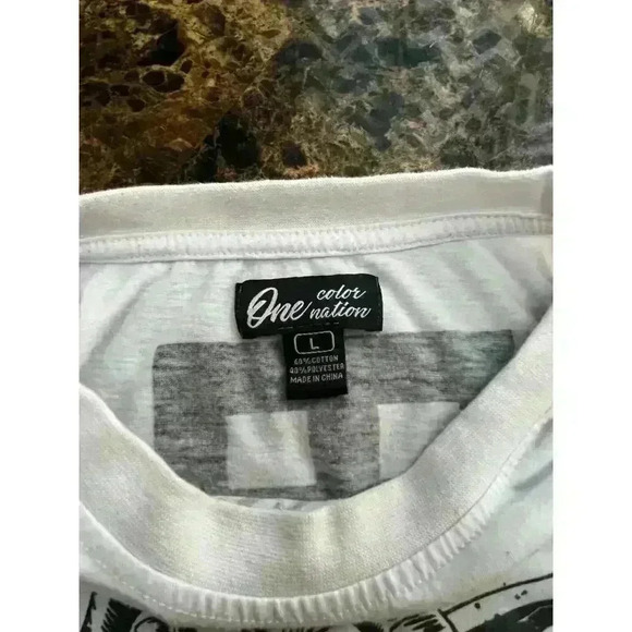 One Color Nation Praying Hands Money Blessed Size Large Shirt - Picture 4 of 5